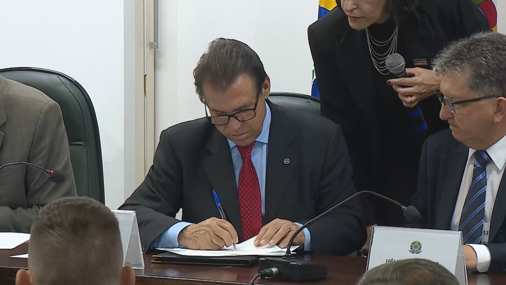 Ministro do trabalho assina Pacto pela Adoção de Boas Práticas Trabalhistas na Vitivinicultura do RS