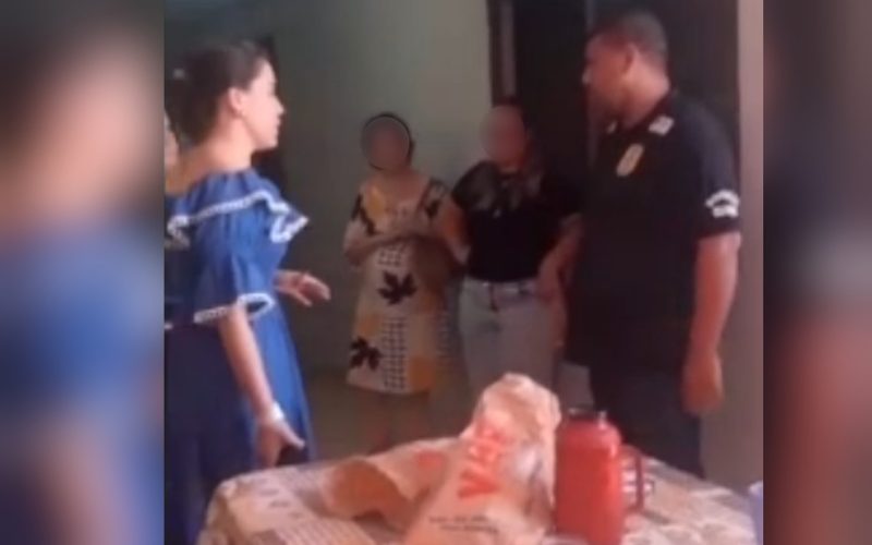 Vídeo mostra advogada suspeita de matar ex-sogro e mãe dele envenenados na casa das vítimas um dia depois do crime