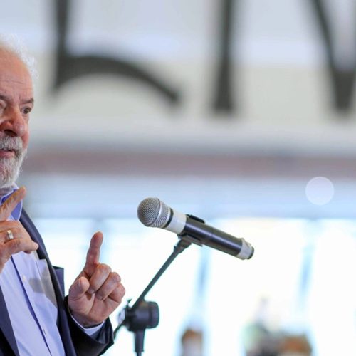 Presidente Lula Reconsidera Reforma Ministerial e Prioriza Agendas Urgentes